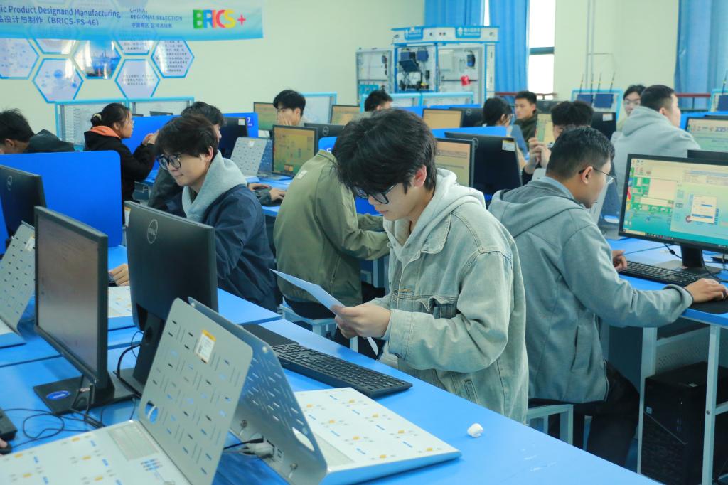 科技競技展風采，產教融合育新才——2025年金磚國家職業技能大賽“智能電子產品設計與制作”賽項山東省選拔賽圓滿落幕
